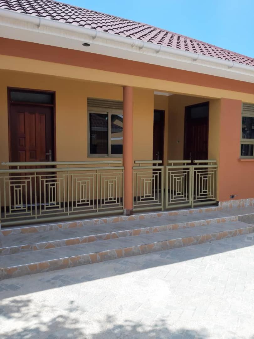 Candle Wood Homes - Housity
