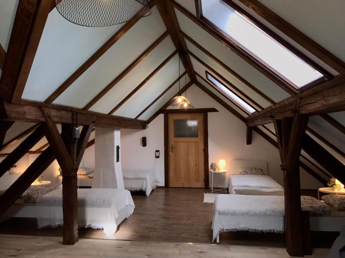 Jutta Deluxe Farmhouse - Housity