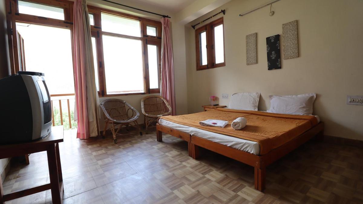 Sarthak Bed and Breakfast Beautiful Homestay with View - Housity