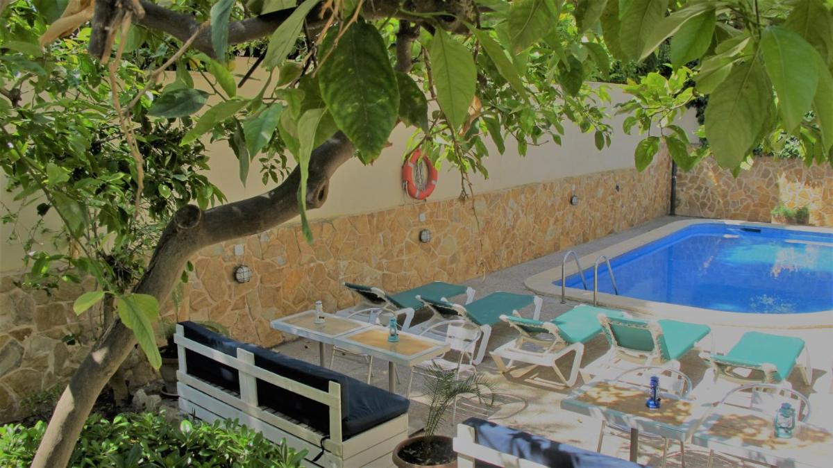 Hostal Bonany - Housity