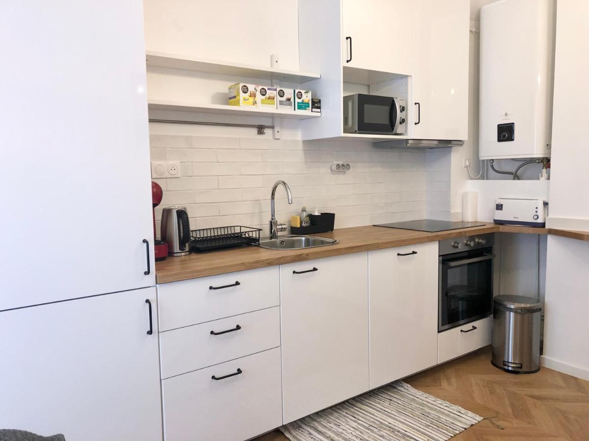 Suitetrails - 1 bedroom 1 living room with equipped kitchen apartment 10 mins walking Château Versailles