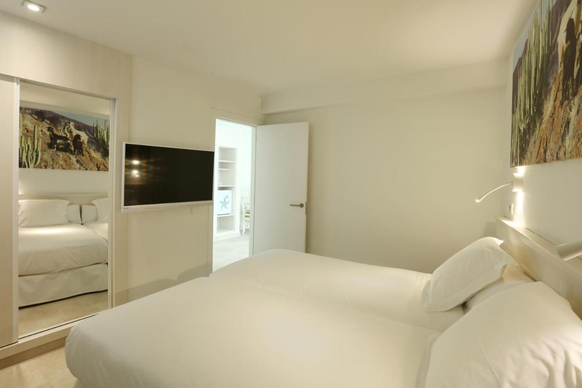 Cama o camas de una habitación en Iberostar Selection Lanzarote Park