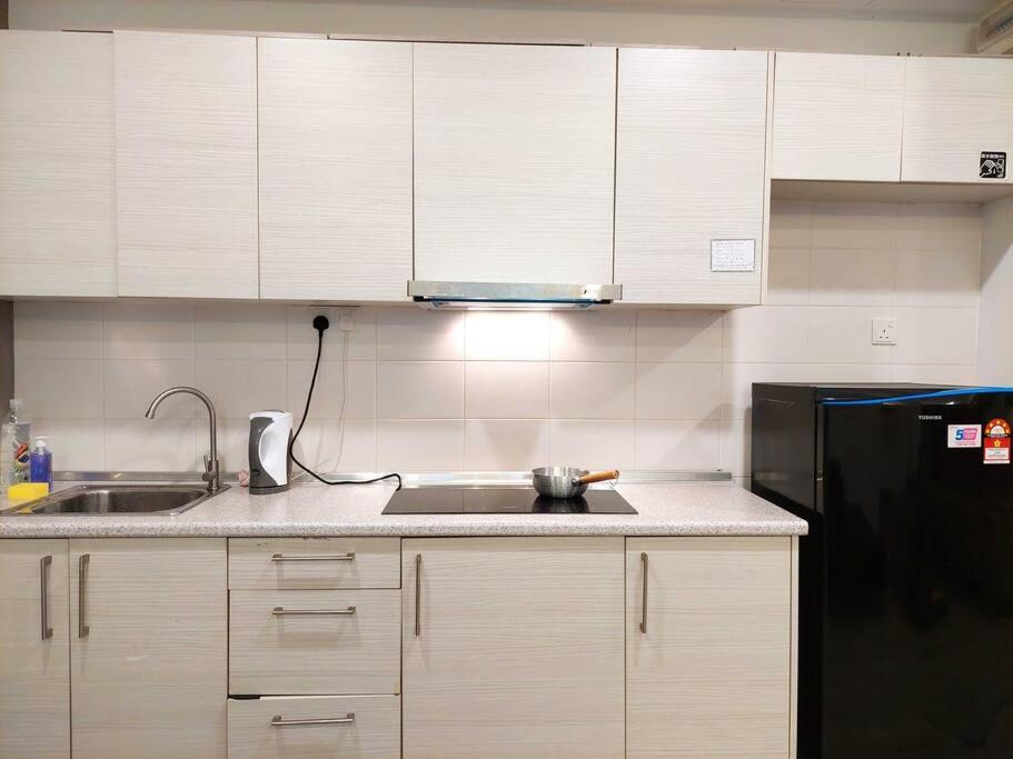 Cozy House Johor Bahru - 100Mbps Wifi - Paradigm - Sutera Area - Housity