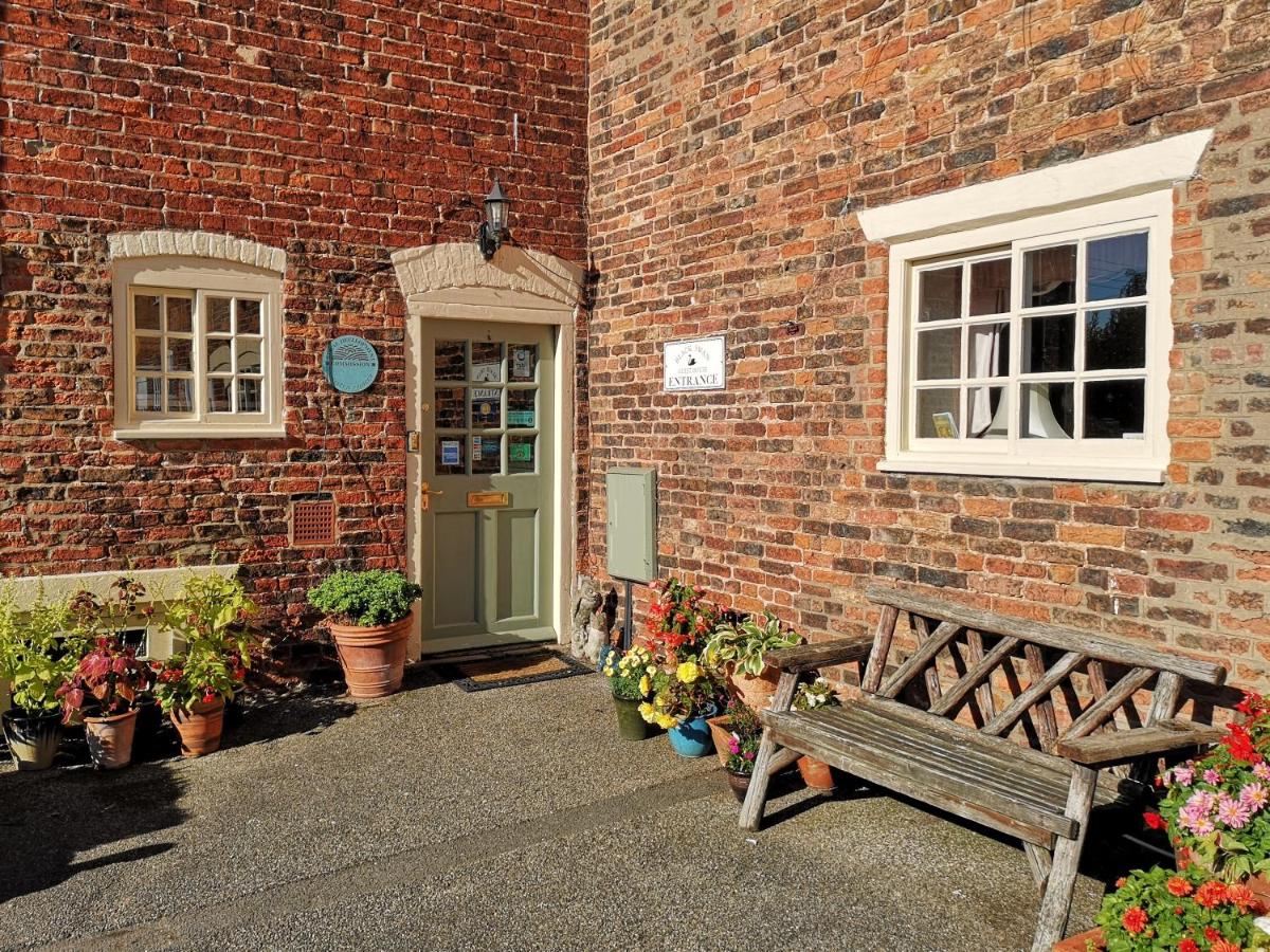 Black Swan Guest House - Housity