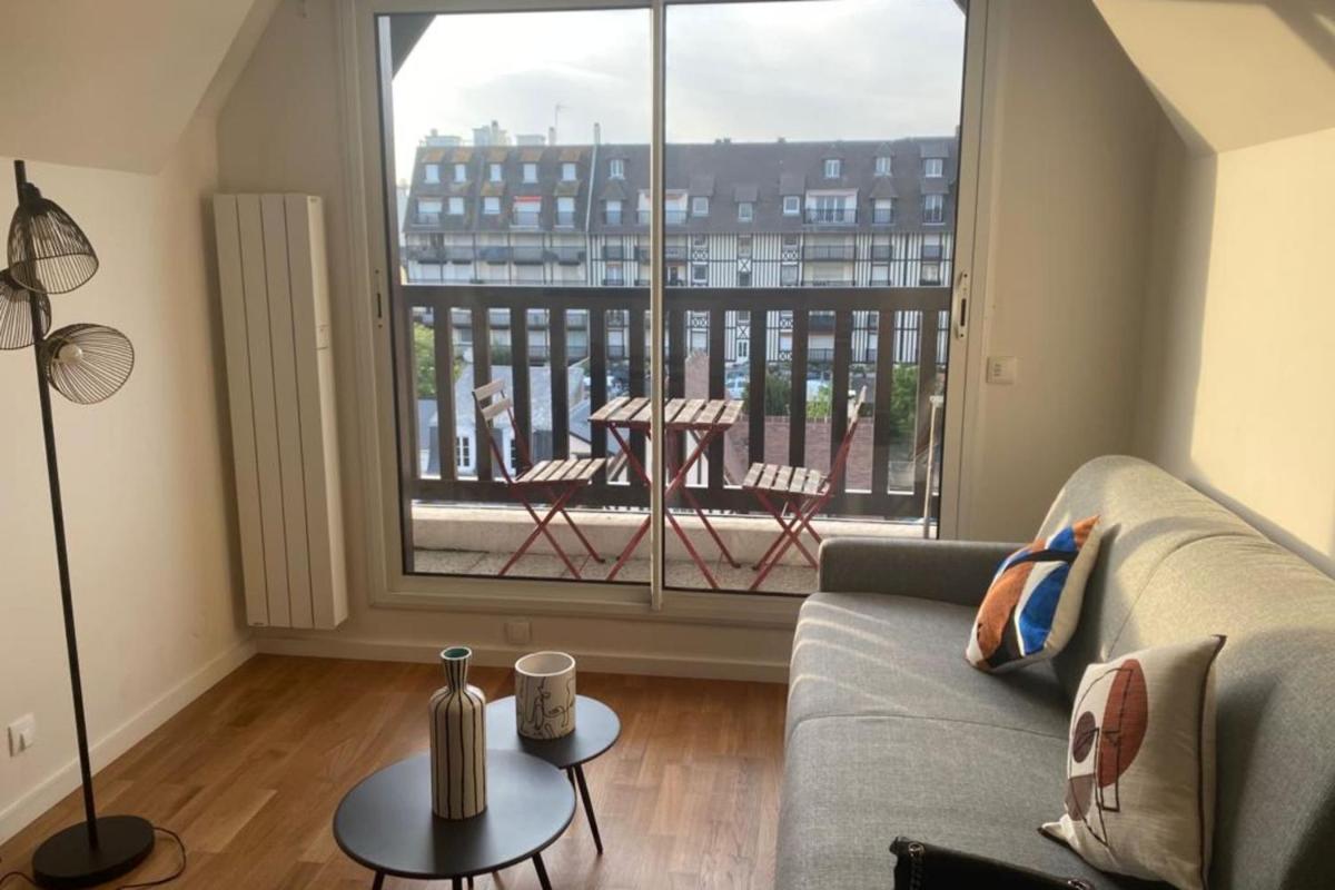 Nice 41 M With Balcony Near The Beach - Housity