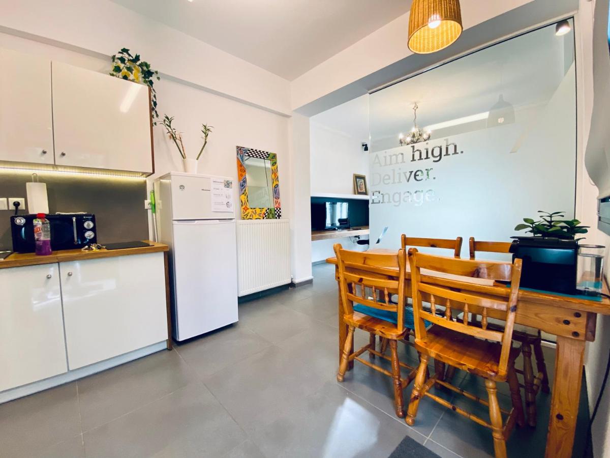 Small Gem Studio Athens, next to metro nomismatokopeio - Housity
