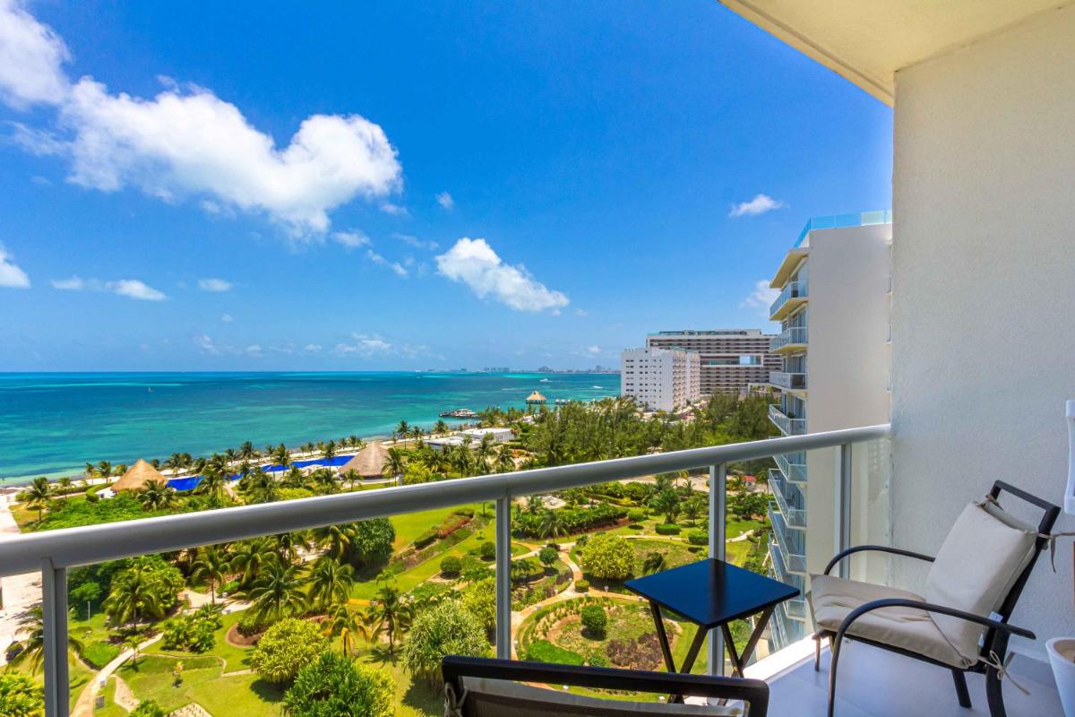 Suitetrails - AMARA Beachfront Apartments by The Sea