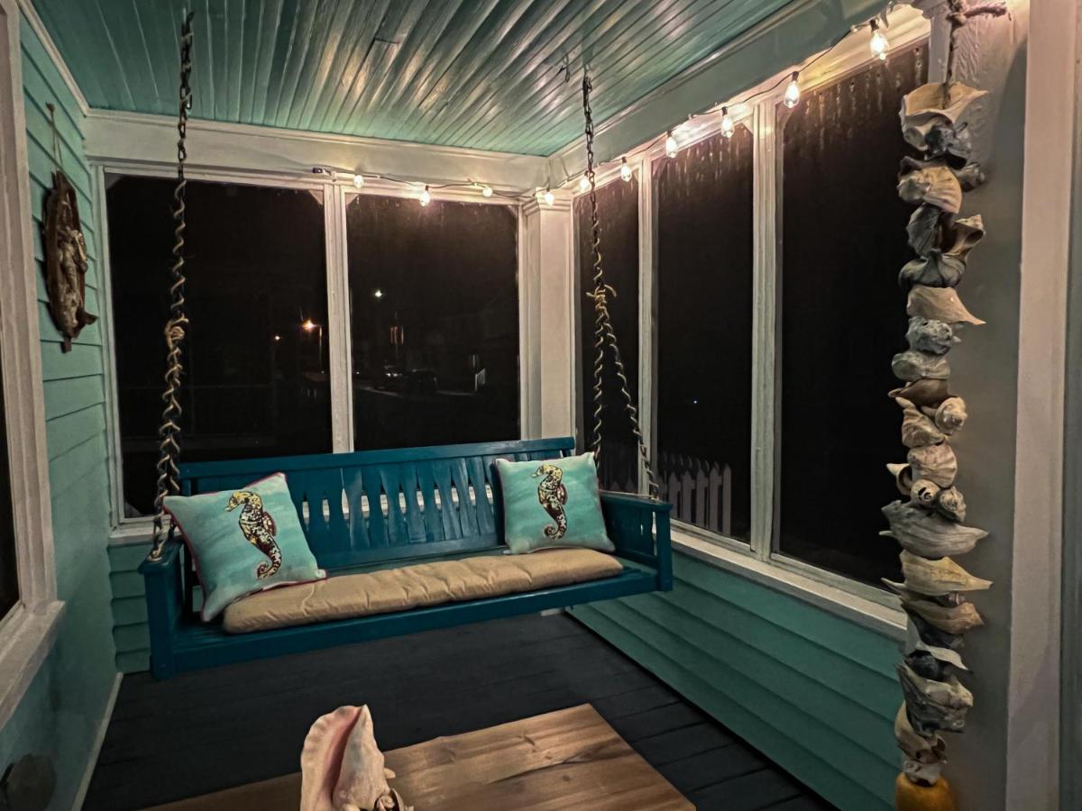 Chincoteague Island Beach House - Sir Whelk-A-Lot - New! - Downtown Location! Bikes & Yaks Included! - Housity