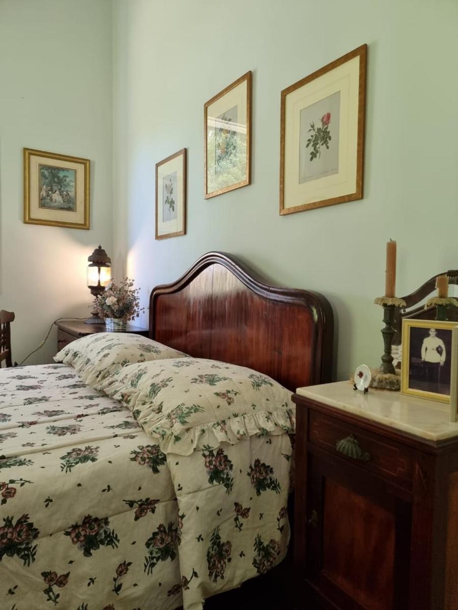 Quarto das Rosas no Vale do Café - Housity