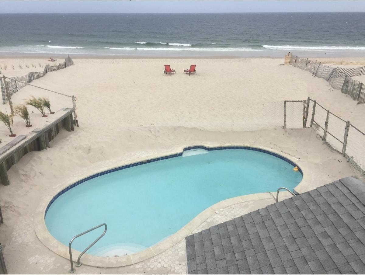 Oceanfront Home + Private Beach + Pool - Housity