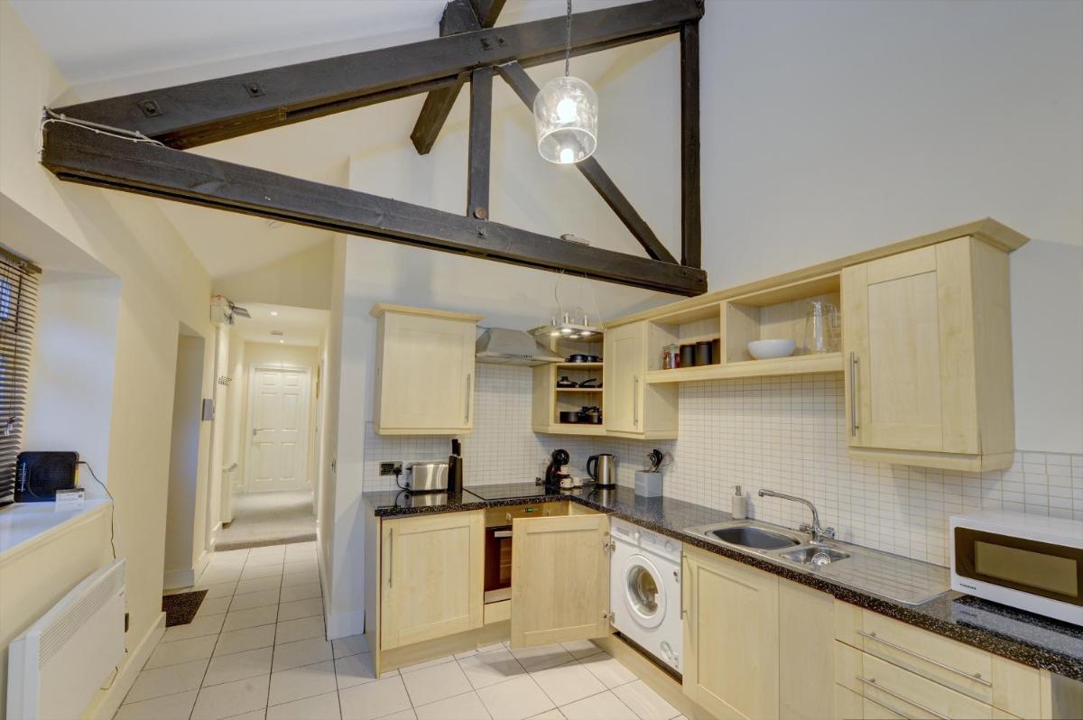Best Stay Promise The Hidden Nook off Caroline Street nr St Pauls Square & Public Parking I Stylish & Calm Executive Eco-Aprt I Pets Welcome - Housity