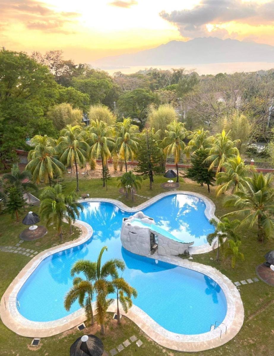 SUBIC Condo Bay Villa - Housity