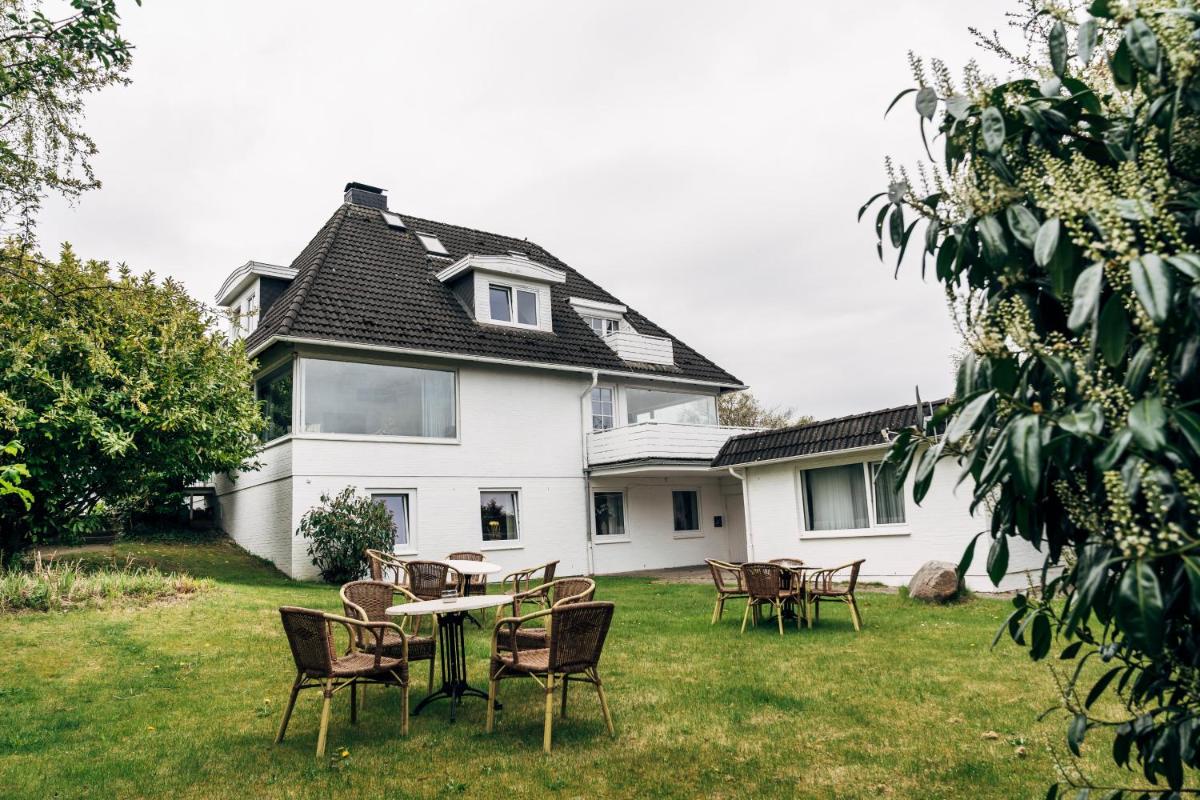 Villa With A View - Housity