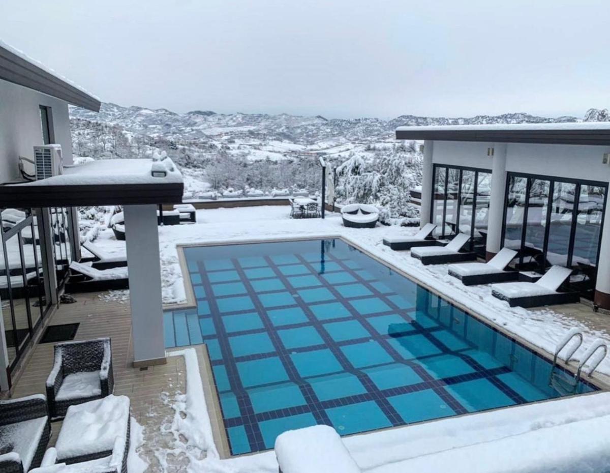 Hidden Hill - Housity