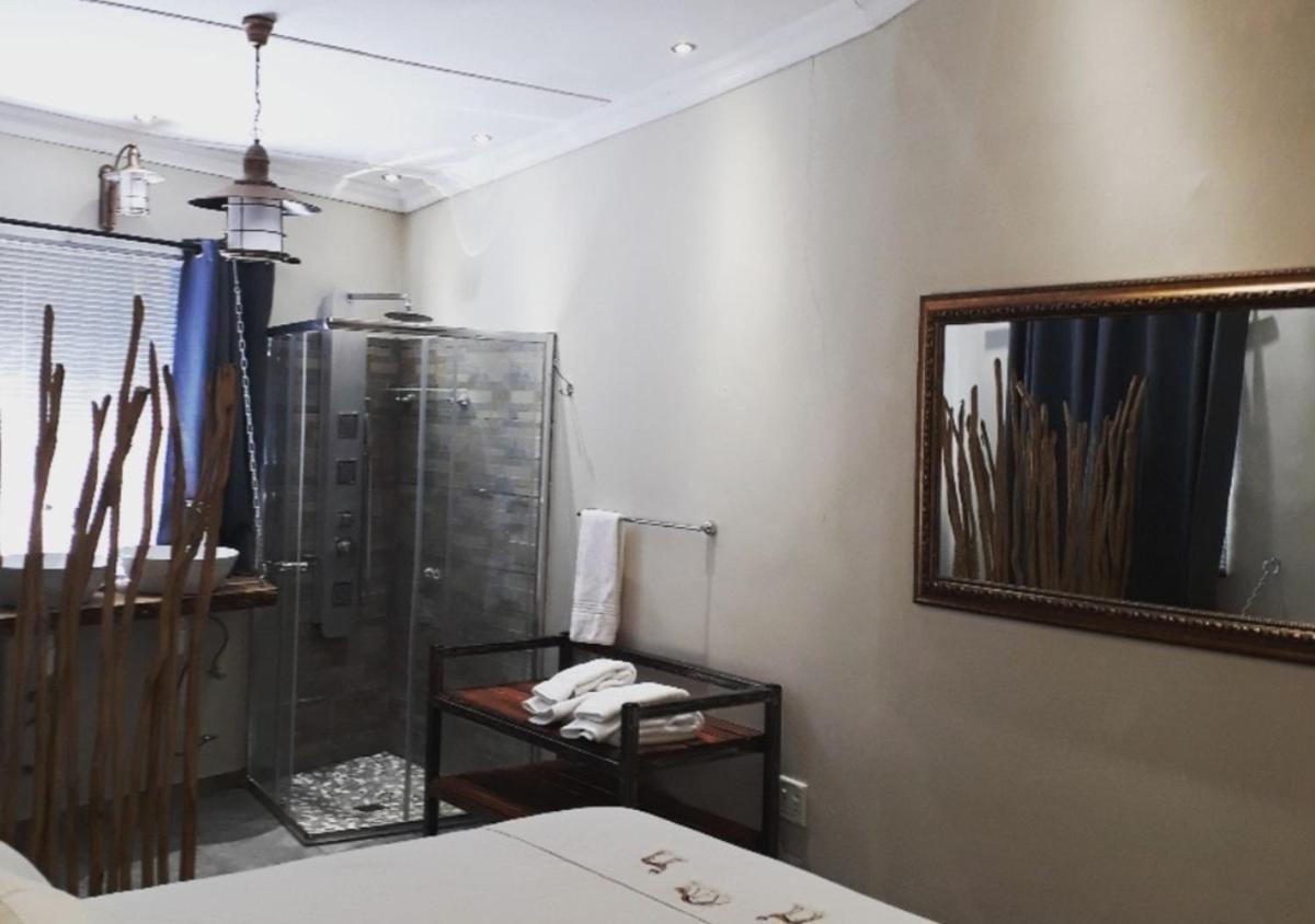 Bateleur Self Catering cc - Hizvo