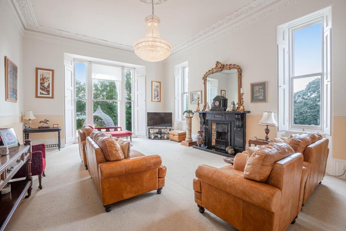 Stunning Apartment in Victorian Villa with Garden - Housity