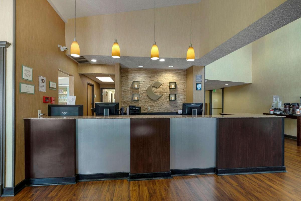 Comfort Suites DFW Airport - Housity