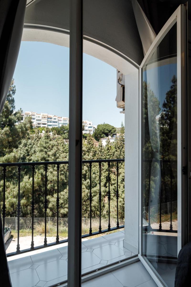 Spacious 2-bedroom apartment with free parking - Housity