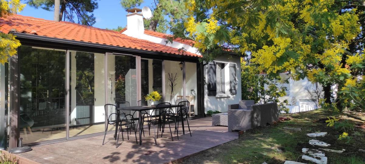 Les "Agathines" Maison 2 chambres, de 1 à 5 personnes - Housity