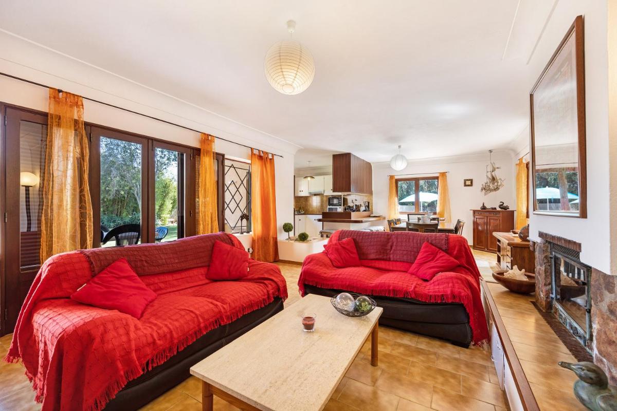 Green Paradise House Pool Garden - Housity