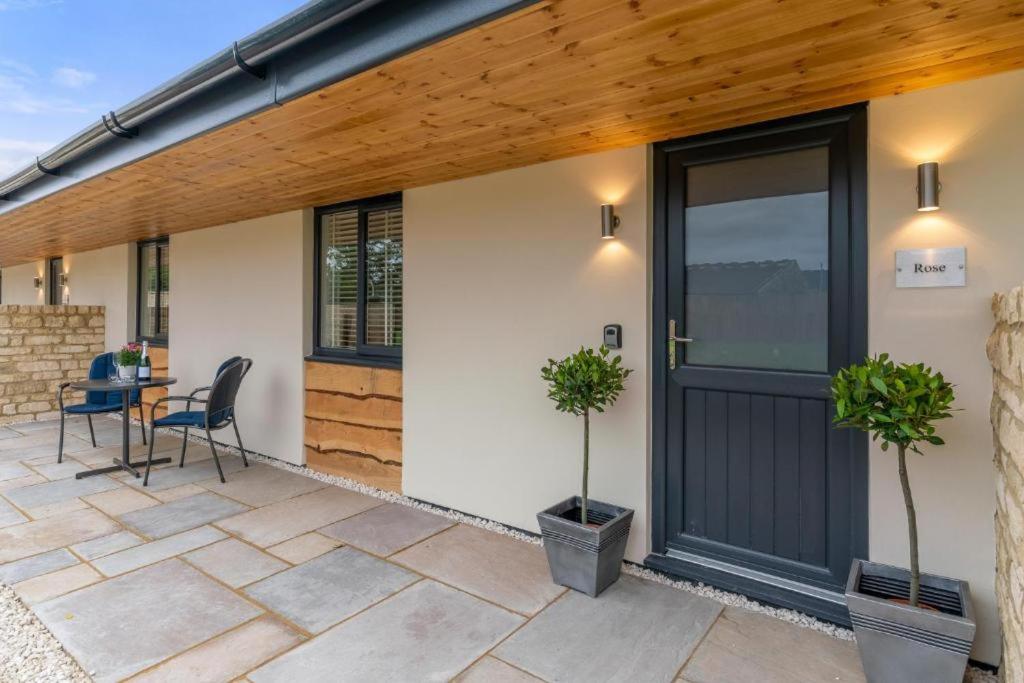 Rose Barn - Luxury Barn Accommodation in the Cotswolds - Housity