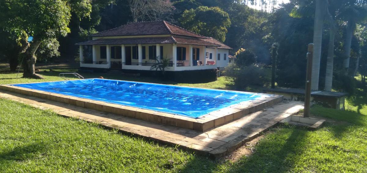 Quarto das Rosas no Vale do Café - Housity