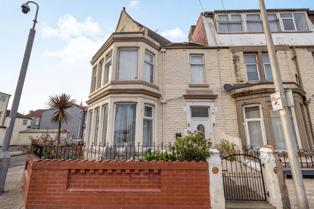 Cherry Tree House - Housity