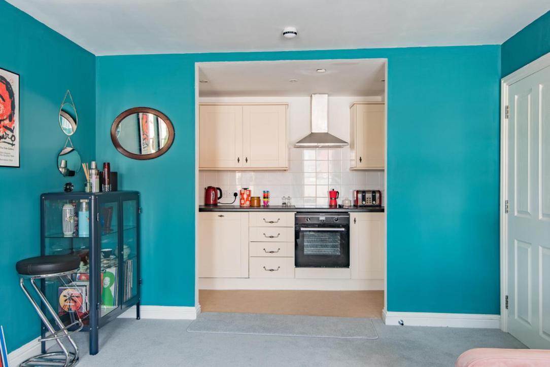 Blackhorse Loft - spacious apartment by the sea - Housity