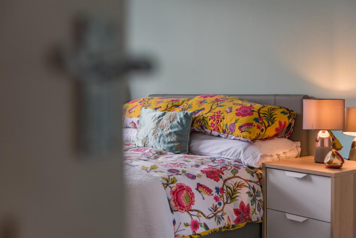 Blackhorse Loft - spacious apartment by the sea - Housity