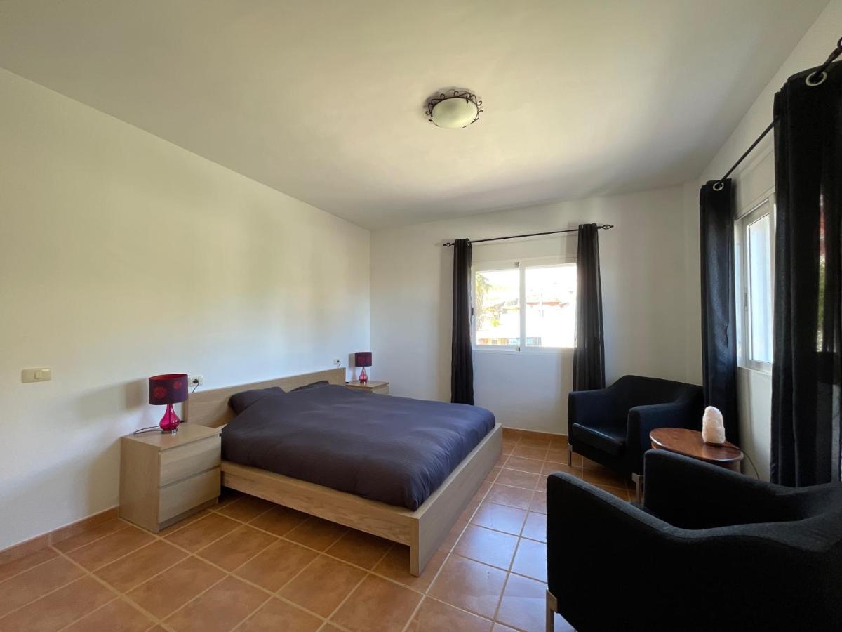 B&B Villa Libertad Tenerife - FKK Nudist Swingers - only couples & single ladies - Housity