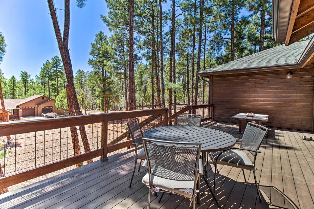 Modern Show Low Cabin Retreat with Deck and Grill - Housity
