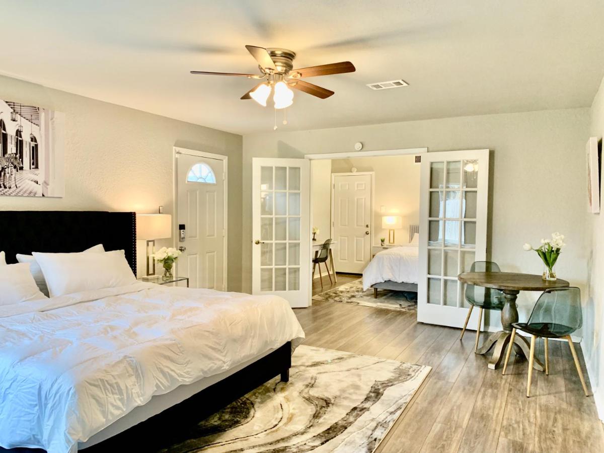 Casita at Maywood - Modern Spaces - Housity