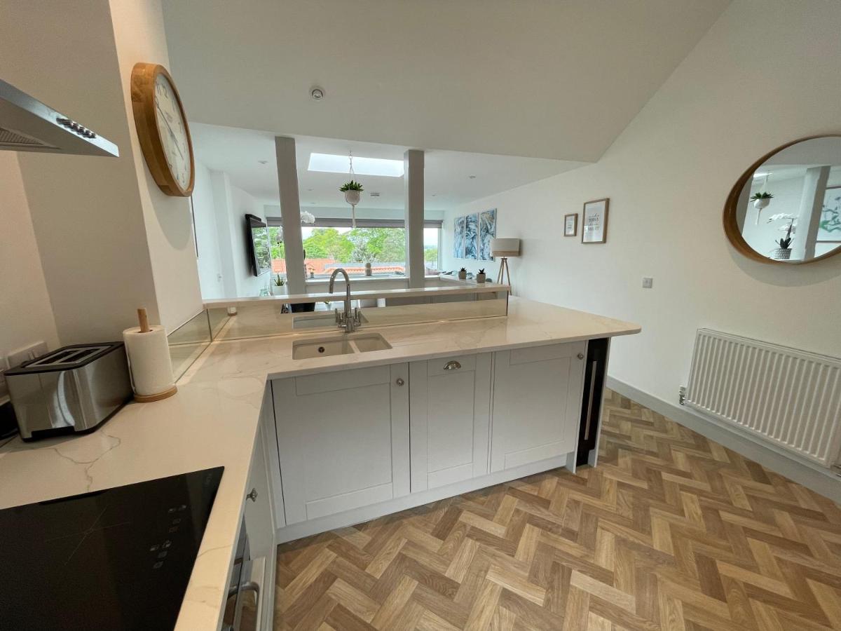 Lees Lookout Holt ,2 bedroom luxury apartment with private parking - Housity