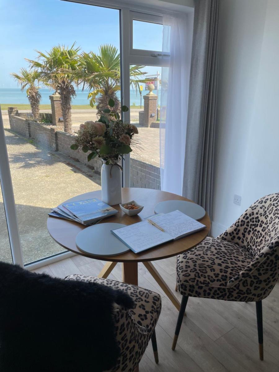 Sea View Suite, with Parking, On Tankerton Beachfront, Whitstable - Housity