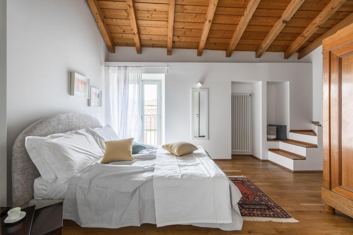 A Casa Nuccia Mansarda by Holiday Solutions - Housity