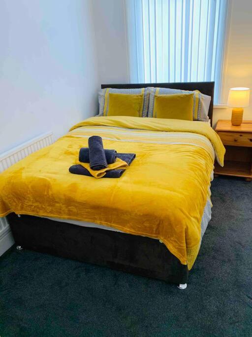 Blessed Roker home with free parking. - Housity