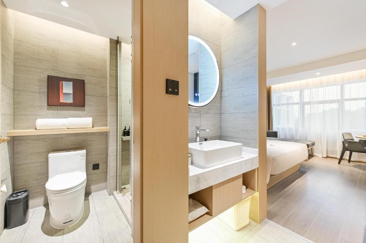 Atour Hotel Ezhou City Government - Housity