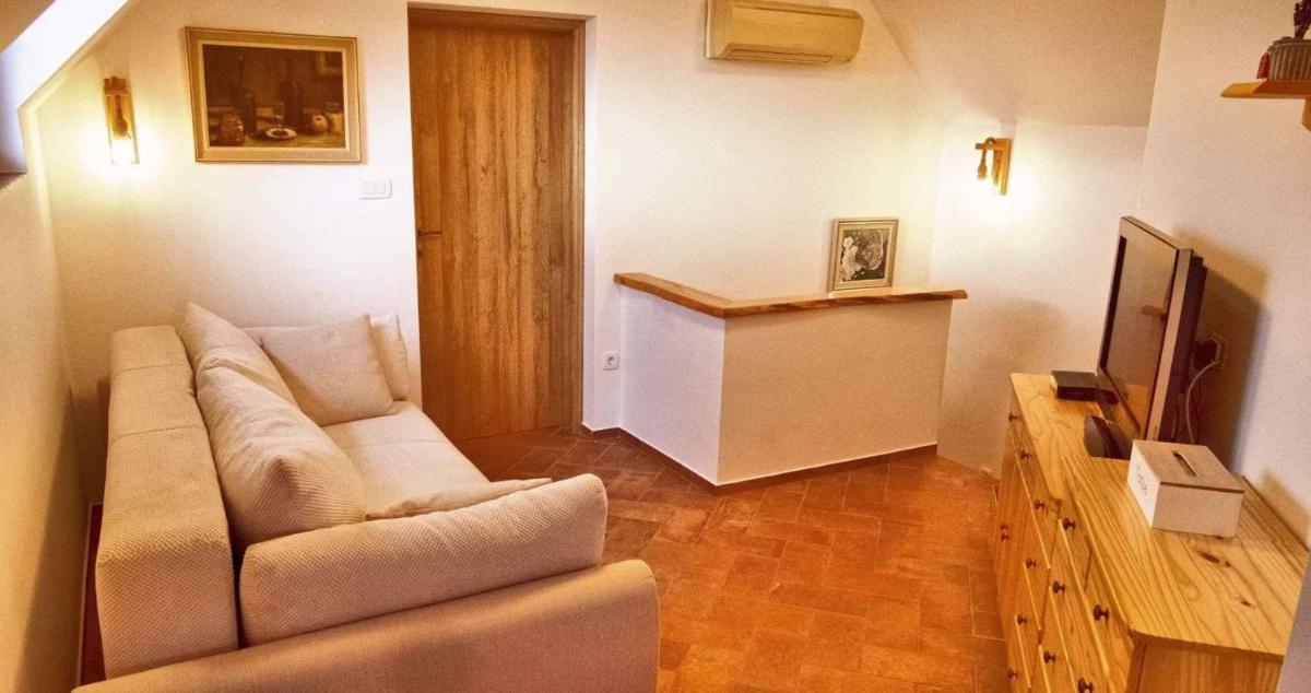 Suitetrails - Holiday home in Otocec Kranjska Krain 42903