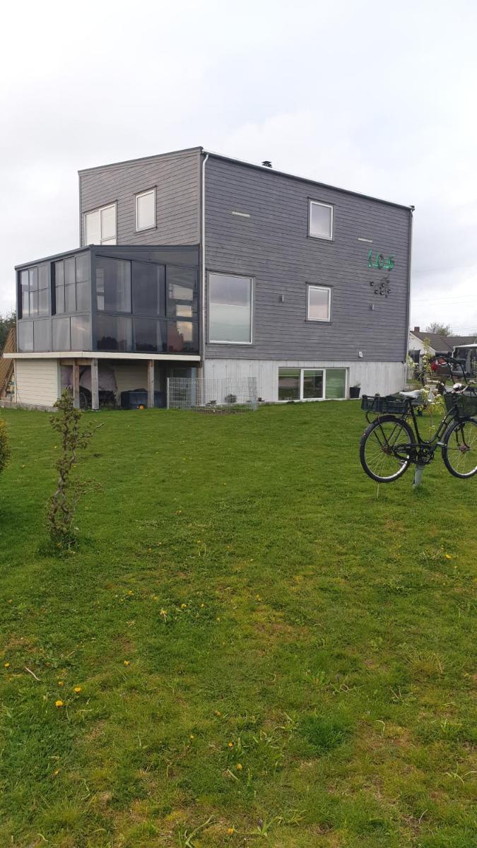 Modern basement apartments Stavanger, Sola airport, Kjerag, Preikestolen - Housity