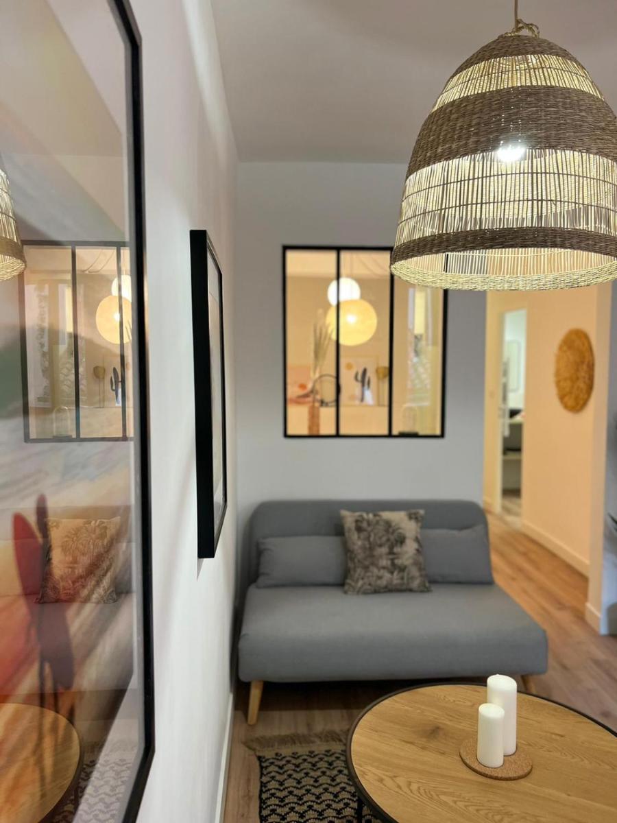 Bright T2 Of 34 M Renovated In The Downtown - Housity