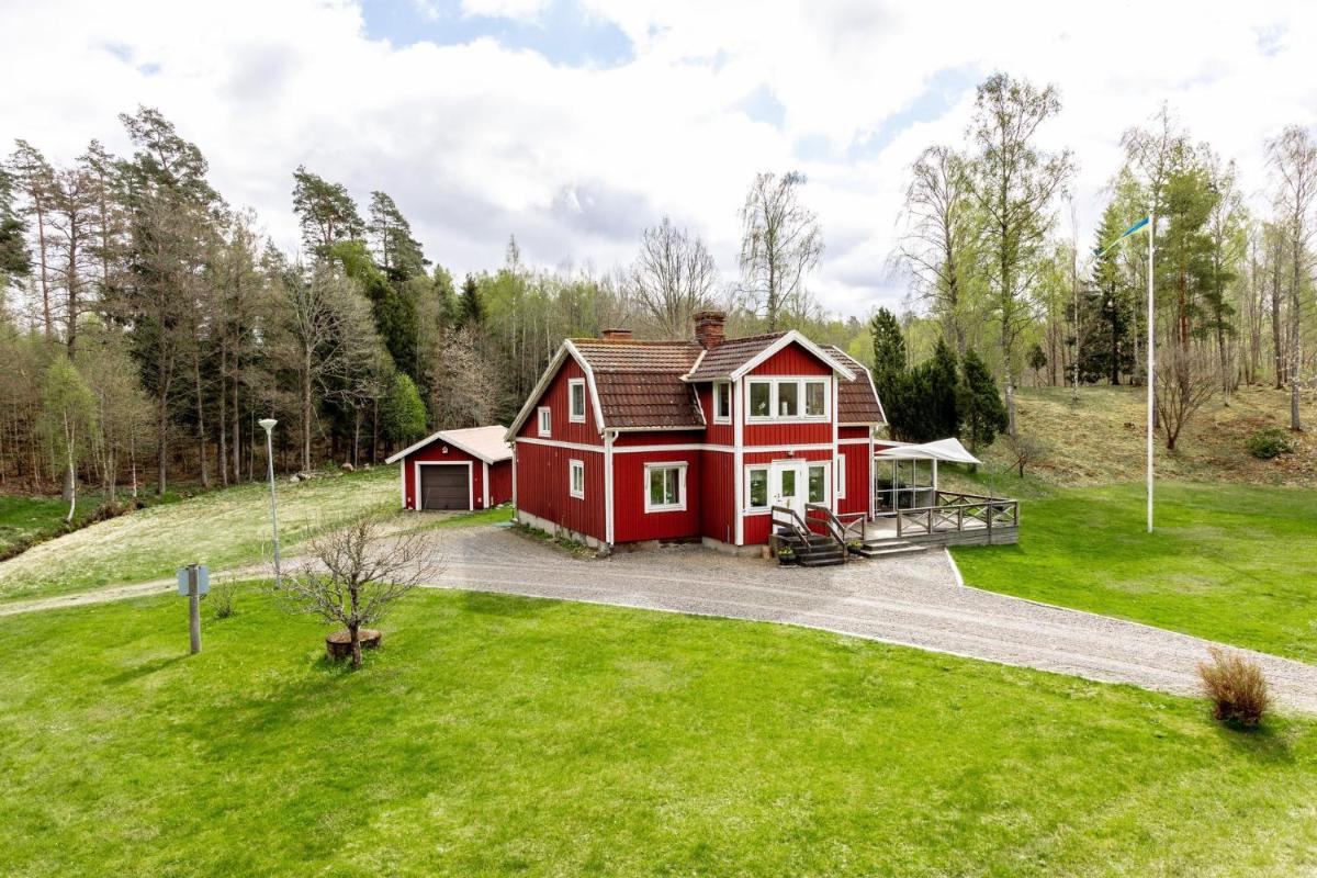 Suitetrails - Holiday house with fantastic location and 300 m to its own lake shore