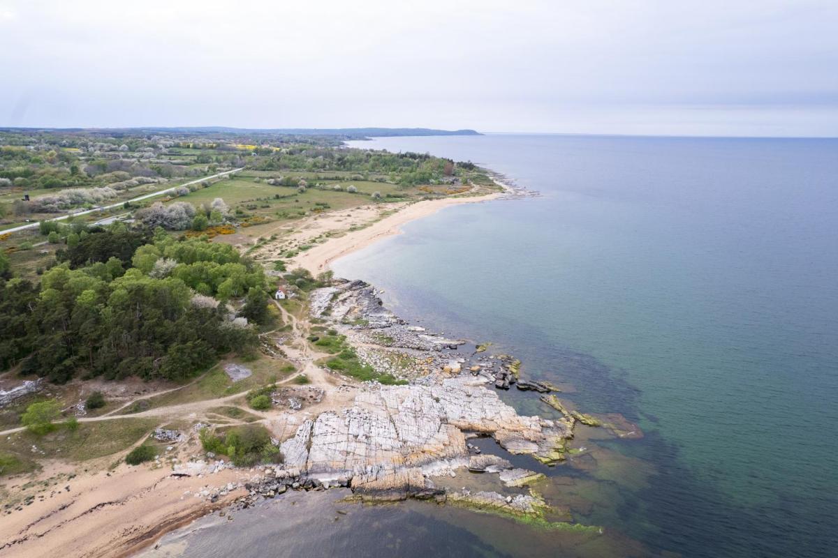 Amazing holiday home on Osterlen by the sea - Housity