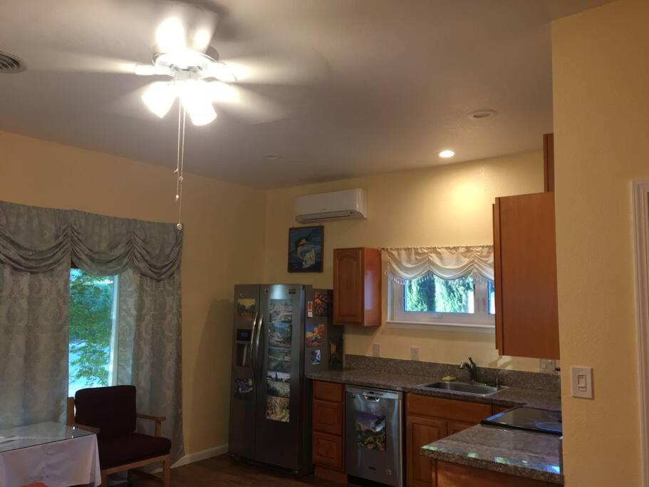 Cozy Renovated Studio with nice frontyard - Housity