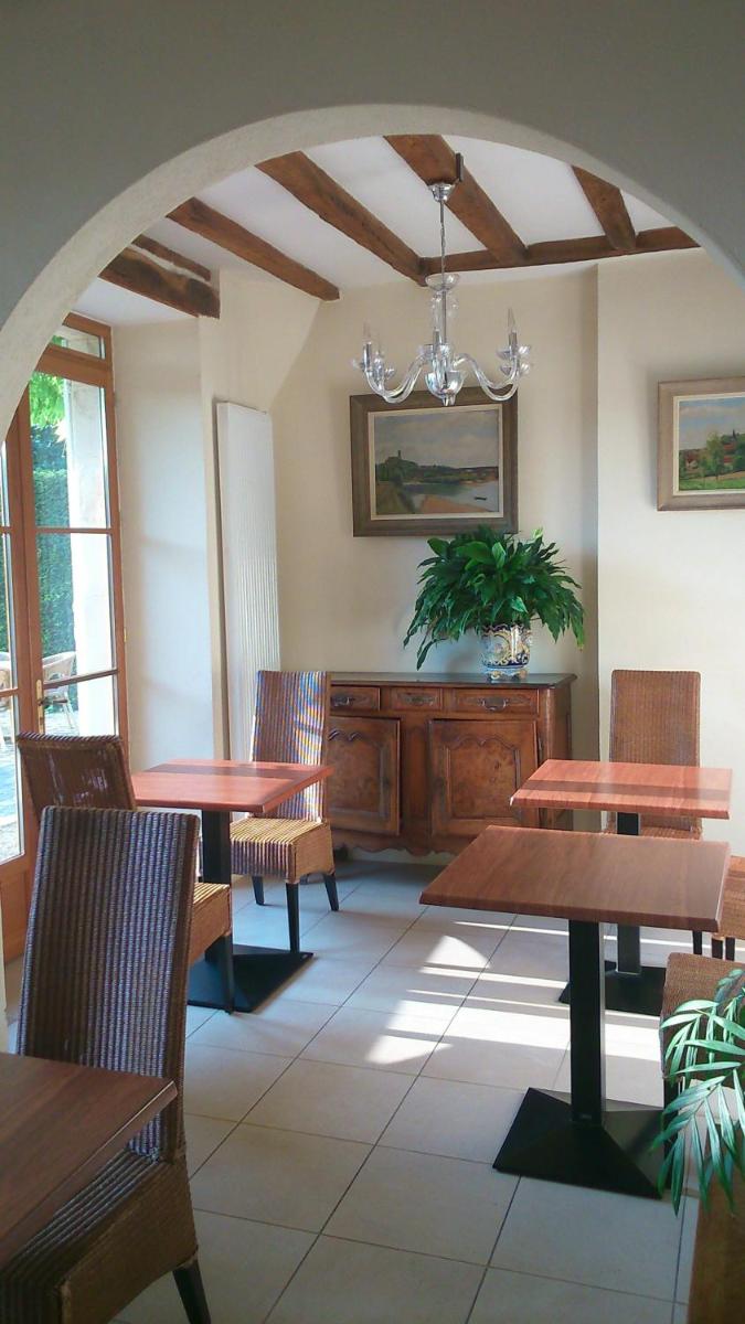 Hotel La Croix De Vernuche - Housity