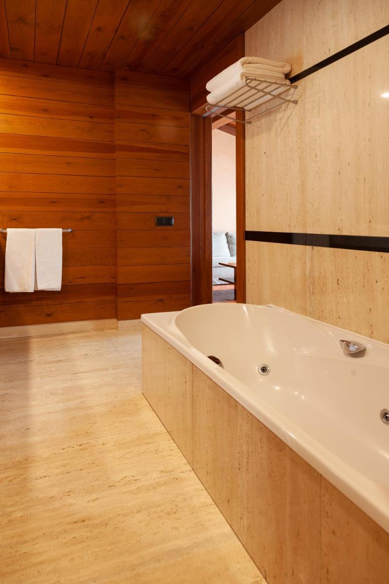 Un baño de Montanyà
