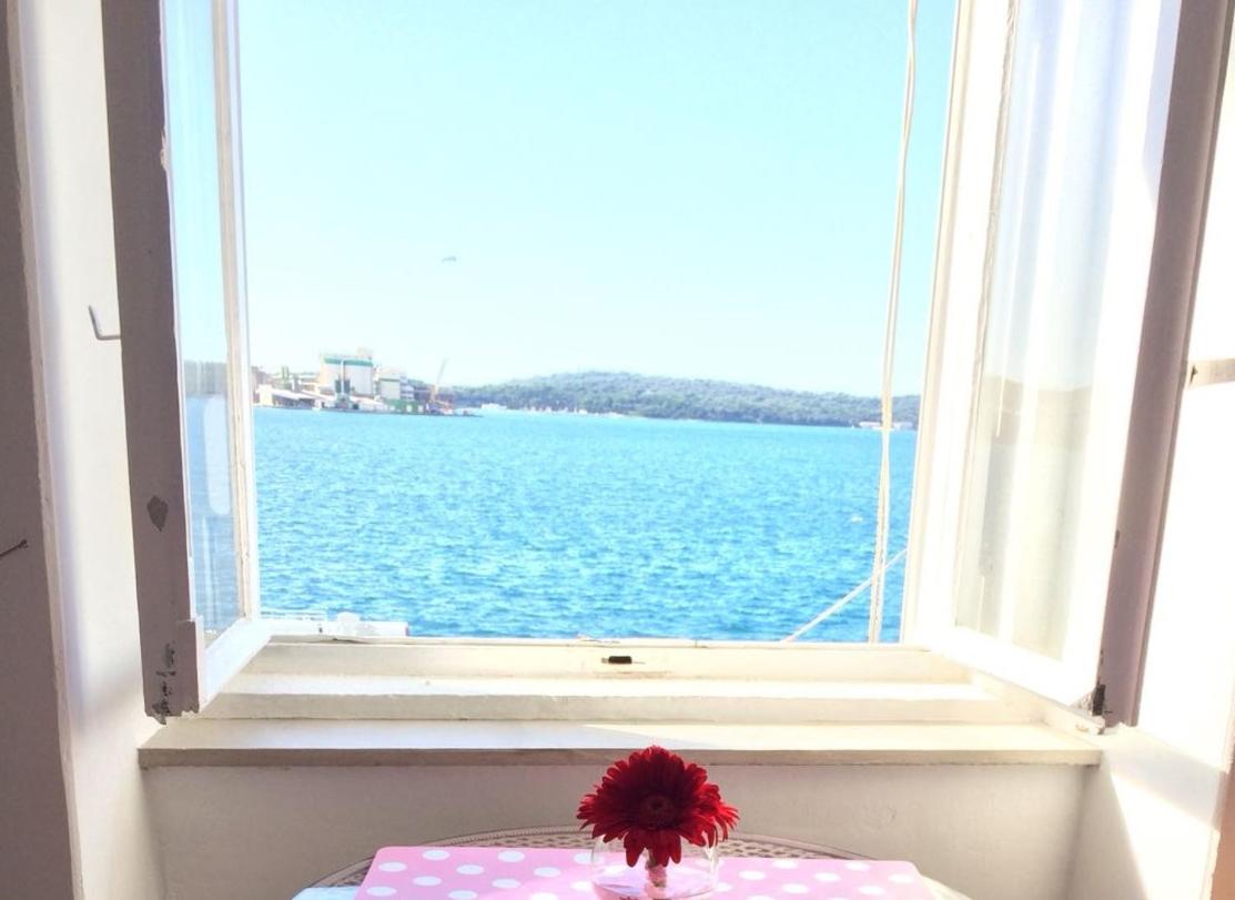 Main Square Apartments with sea view - Housity