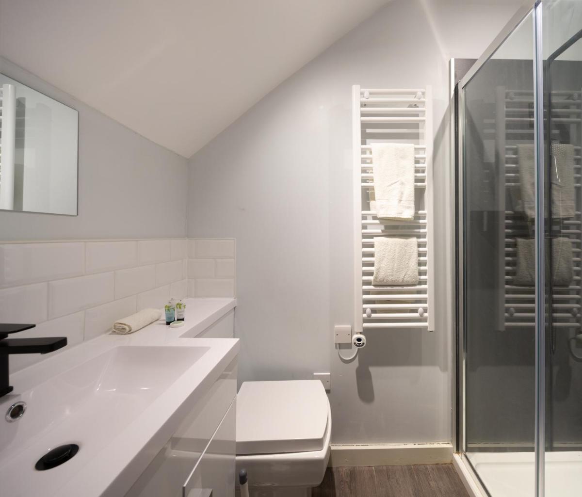 The Falcon Tap Boutique Inn - Housity