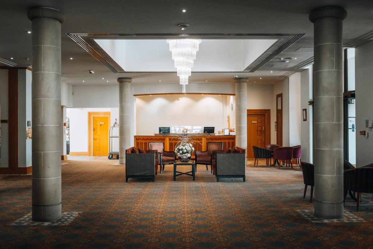 The Oxfordshire Golf & Spa Hotel - Housity