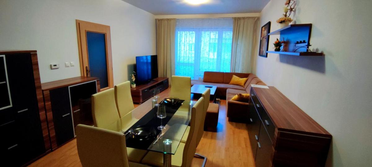 2 izbový byt 60m2 v centre na Bakossovej, 24h self checkin - Hizvo