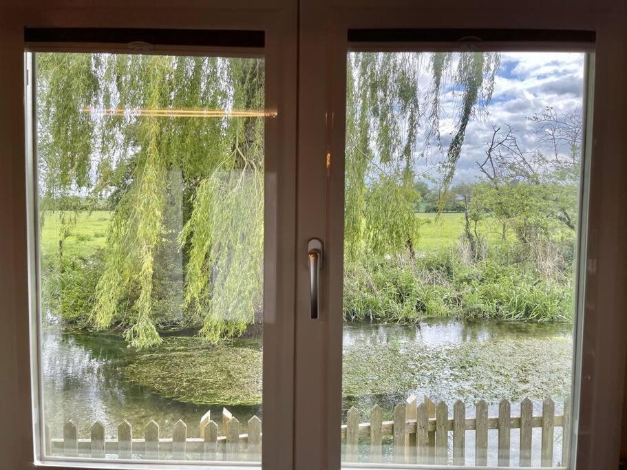 Willow Tree Lodge - Cosy lodge in the heart of the Kent countryside - Housity